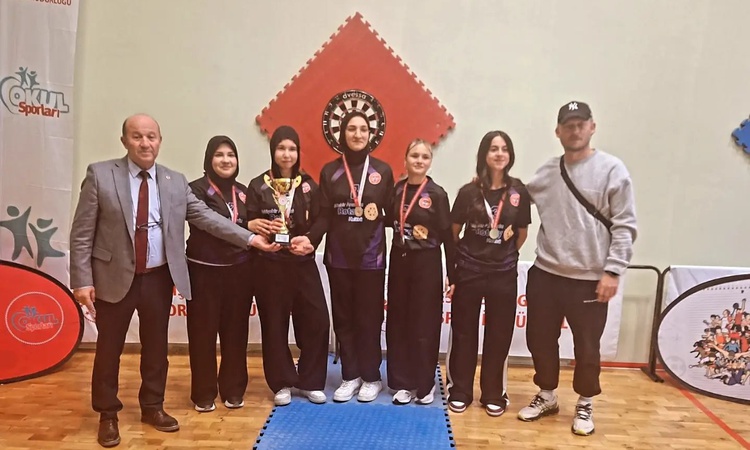Sıcak Gündem: Okul sporları dart genç kız müsabakaları tamamlandı