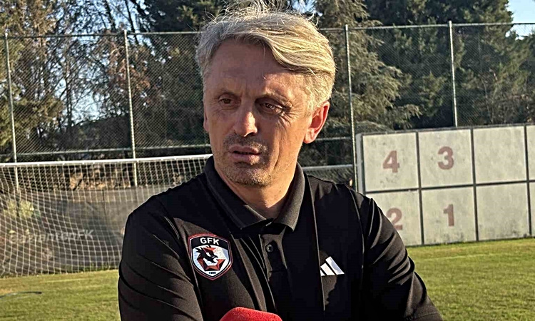 Sıcak Gündem: Orhan Ak: "Kocaelispor maçından puan ya da puanlar alıp milli araya moralli girmek istiyoruz"