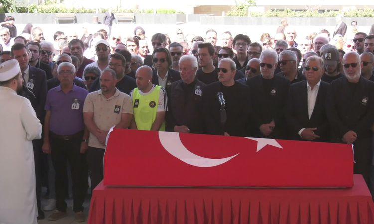Sıcak Gündem: Oyuncu Serhat Kılıç, Karşıyaka Mezarlığı'nda toprağa verildi