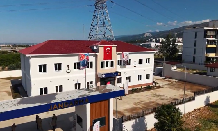 Sıcak Gündem: Payas'ta yeni jandarma karakolu binası hizmete alındı, Vali Masatlı bilgi aldı ve Merak Edilenle