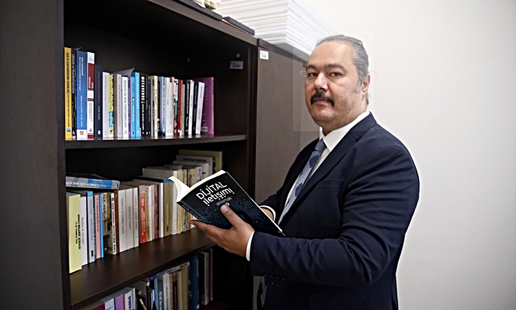 Sıcak Gündem: Prof. Kamer, öğrencilere dijital jetlag uyarısında bulundu, kademeli azaltma önerdi
