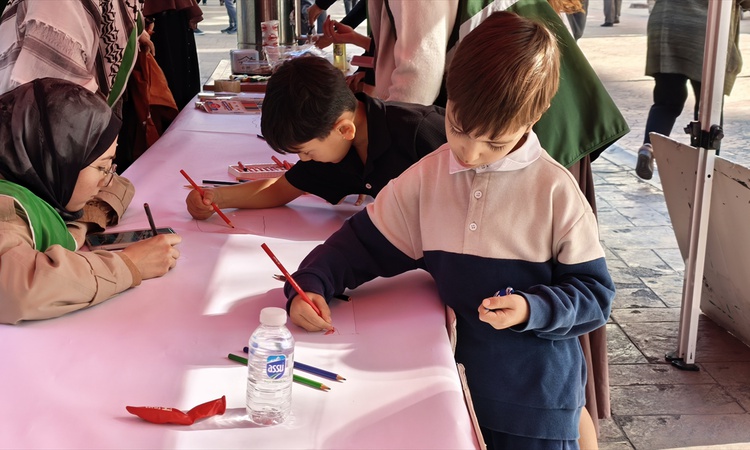 Sıcak Gündem: Sakarya, Bolu, Karabük ve Düzce'de çocuklar Gazze'deki çocuklar için resim çizdi ve Merak Edilen