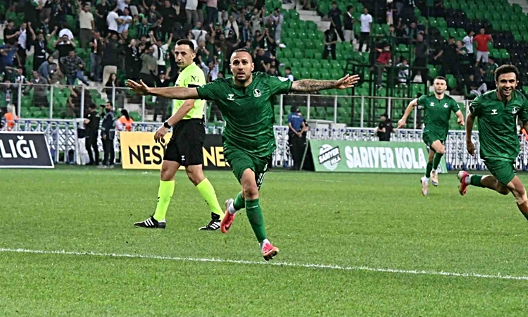 Sıcak Gündem: Sakaryaspor 10 sezon sonra ilk 3 maçta 3'te 3 yaparak 9 puanla lider oldu ve Merak Edilenler