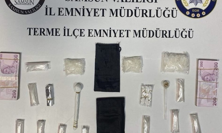 Sıcak Gündem: Samsun Terme'de metamfetamin olduğu değerlendirilen 228,79 gram madde ele geçirildi - Son Dakika