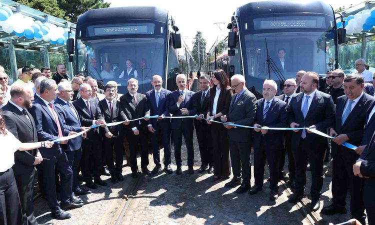 Sıcak Gündem: Samsun'da ulaşım atağı: Bakan ve Vali'den yatırım değerlendirmesi: Gelişmeler Takip Ediliyor