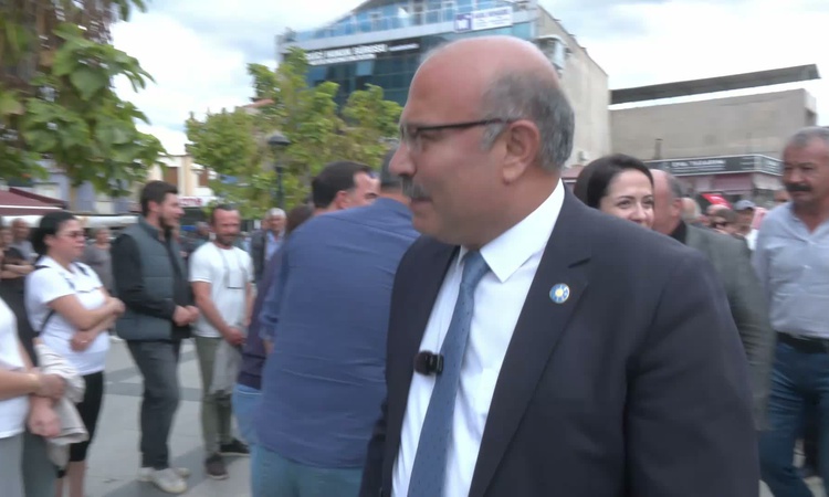 Sıcak Gündem: Sarıgöl’de üzüm üreticilerinden traktörlü eylem: TMO ve TARİŞ fiyatlarına tepki - Son Dakika Bil