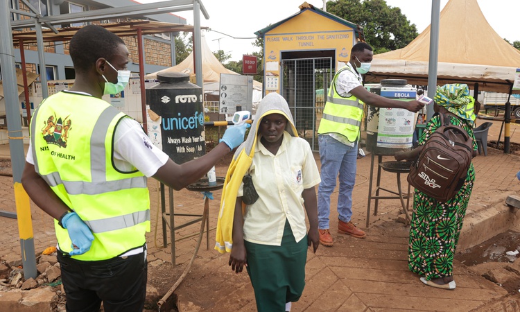 Sıcak Gündem: Sierra Leone, Kenya'daki 7 Ebola vakası sonrası havalimanında önlemleri artırdı: Gelişmeler Taki