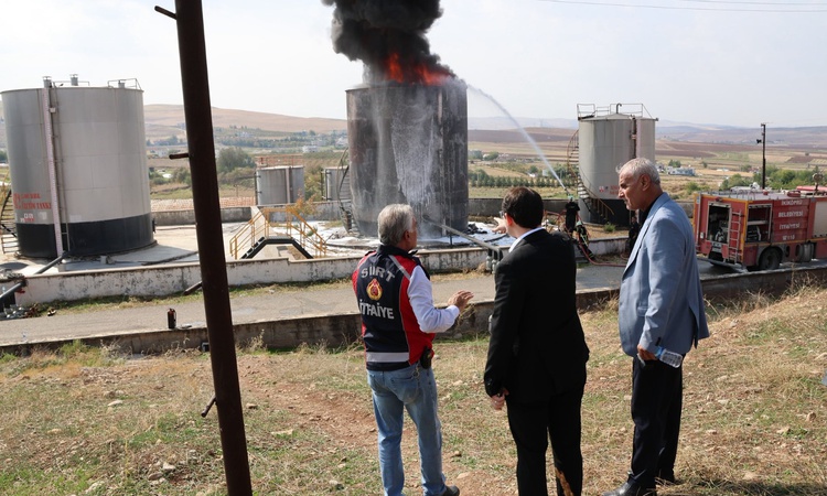 Sıcak Gündem: Siirt Kurtalan'da TPAO Mağrip kampındaki yangın söndürüldü, 2 kişi dumandan etkilendi