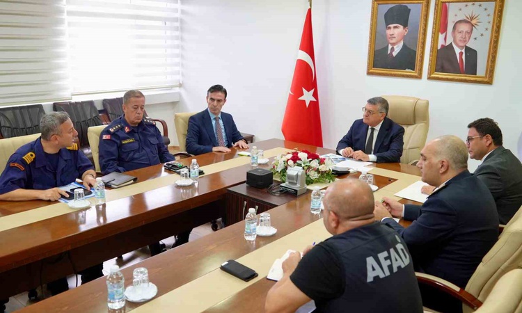 Sıcak Gündem: Sinop'ta alabora olan tekneden kaybolan polis memuru Numan Şen için arama sürüyor - Son Dakika B