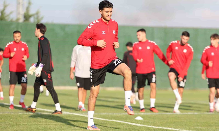 Sıcak Gündem: Sivasspor, Bandırmaspor deplasmanı hazırlıklarını 10. hafta öncesi tamamladı | İşte Tüm Ayrıntıl