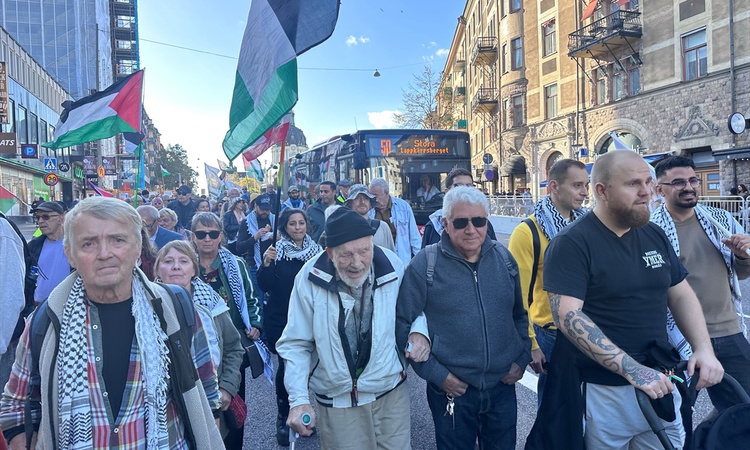 Sıcak Gündem: Stockholm'de yüzlerce kişi İsveç'in İsrail'e silah satışına son vermesini istedi - Son Dakika Bi