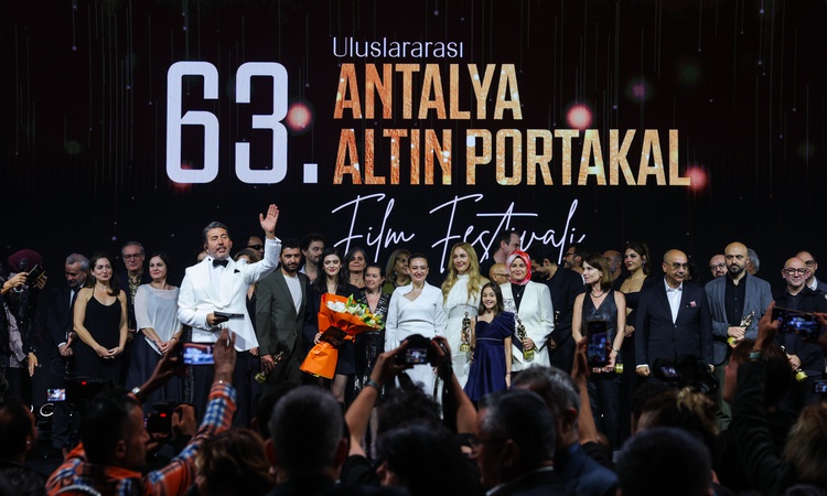 Sıcak Gündem: Taş ve Tüy filmi, Altın Portakal'da En İyi Film dahil 6 ödül kazandı - Son Dakika Bilgileri