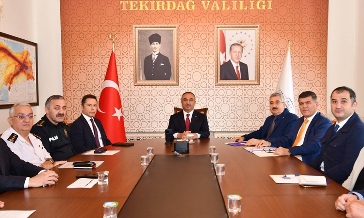 Sıcak Gündem: Tekirdağ'da üniversite öğrencilerinin ulaşımı için Vali Soytürk toplantı yaptı - Son Dakika Bilg