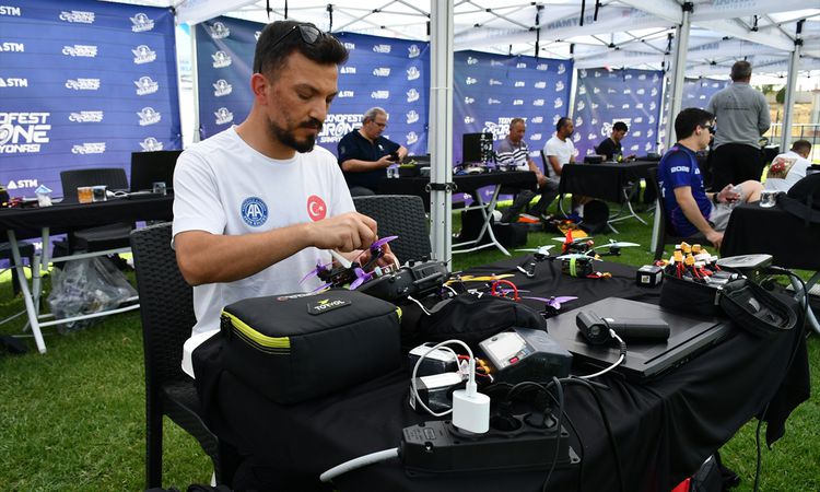 Sıcak Gündem: TEKNOFEST Drone Şampiyonası Batman Etabı resmen start aldı: Gelişmeler Takip Ediliyor
