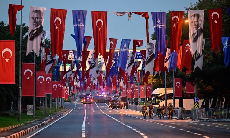 Sıcak Gündem: Vatan Caddesi'ndeki 29 Ekim Kortej geçişi ertelendi ve Merak Edilenler