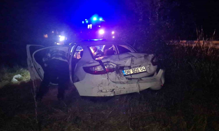 Sıcak Gündem: Zonguldak Çaycuma'da otomobil araziye uçtu, kazada 4 kişi yaralandı: Gelişmeler Takip Ediliyor