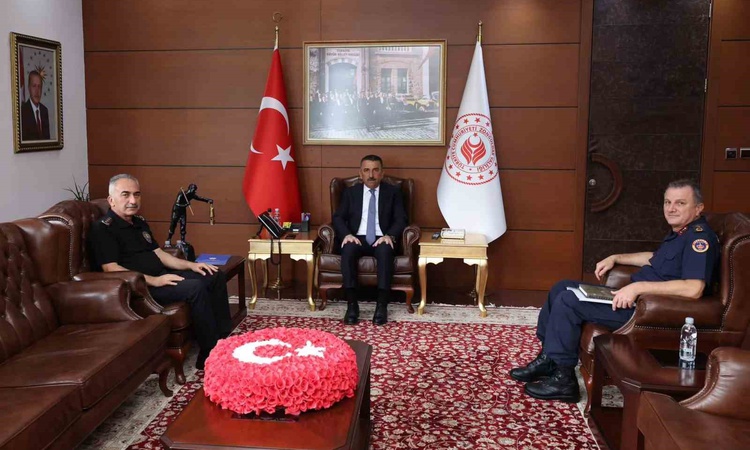 Sıcak Gündem: Zonguldak’ta asayiş ve güvenlik toplantısı Vali Hacıbektaşoğlu başkanlığında yapıldı