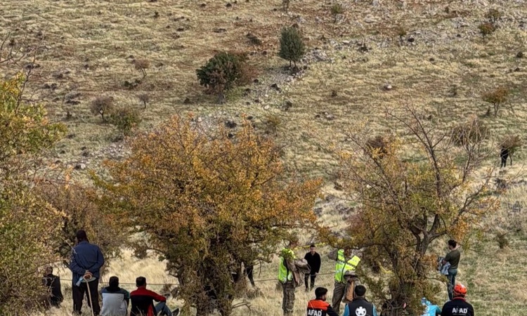 Siirt Şirvan'da 28 yaşındaki Hamza Talo silahla vurulmuş halde ölü bulundu ve Merak Edilenler