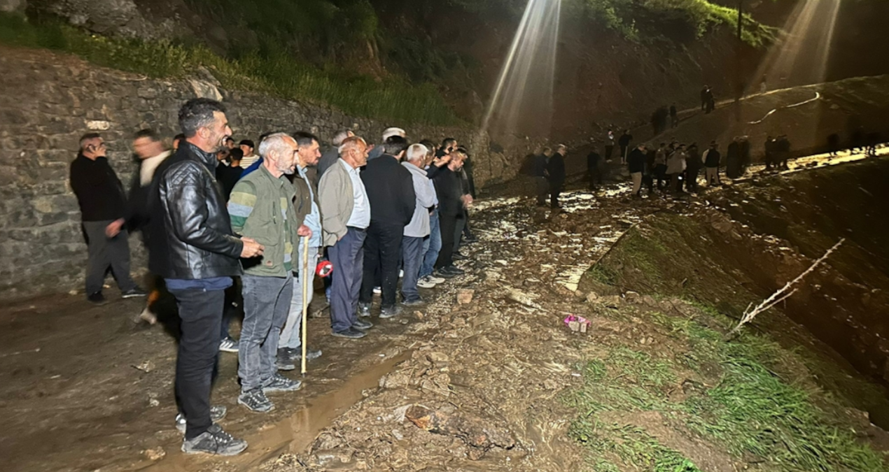 Son Gelişme: Şırnak'ta dereler taştı; Köprüler yıkıldı, araçlar suya kapıldı - Son Dakika Haberleri - Son Daki