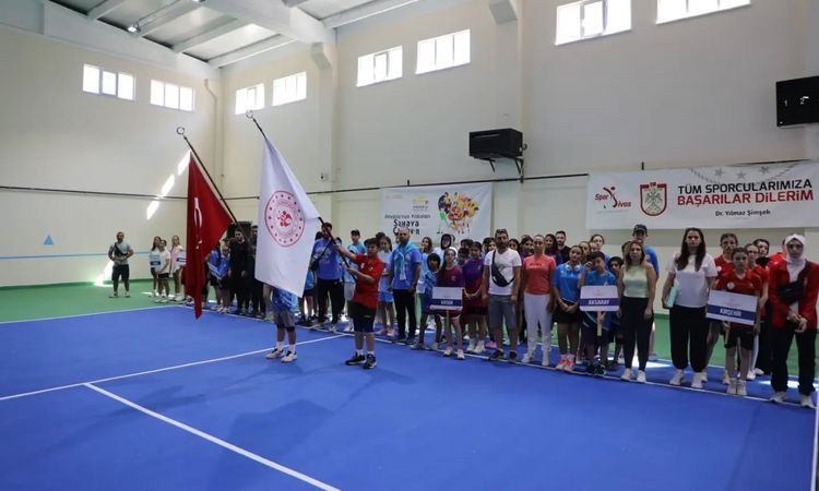 Son Gelişme: Sivas'ta Tenis Heyecanı: 8 İlden 90 Sporcu Kortlarda - Son Dakika ve Merak Edilenler
