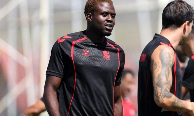 Sıcak Gündem: Sivasspor, Kimpioka ile yolları ayırdı - Son Dakika Haberleri - Son Dakika Bilgileri