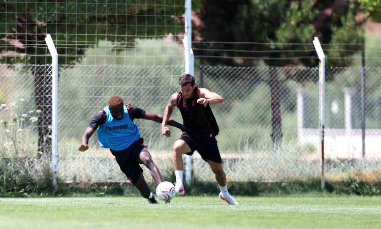 Gündemden Son Bilgiler: Sivasspor'da yeni sezon hazırlıkları sürüyor - Son Dakika Haberleri ve Merak Edilenler