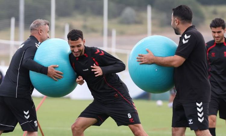 Sivasspor, yeni sezon öncesi Erciyes'te güç depoluyor - Haberleri: Gelişmeler Takip Ediliyor