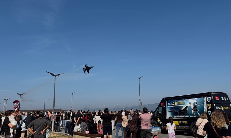SoloTürk, Mudanya Mütarekesi'nin 104. yıl dönümünde Bursa'da gösteri uçuşu yaptı: Gelişmeler Takip Ediliyor