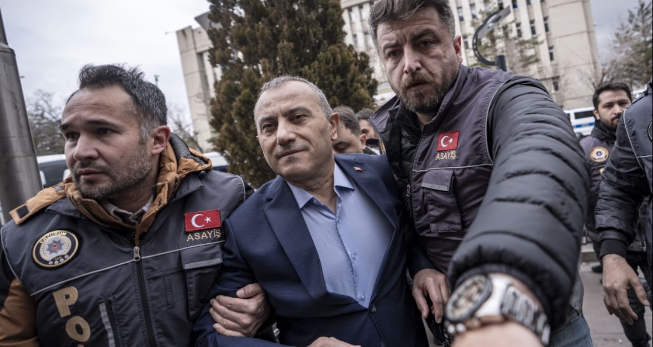 Kritik Açıklama: Son dakika... Eski Tunceli Valisi Tuncay Sonel hakkında tutuklama kararı verildi - En Son Hab