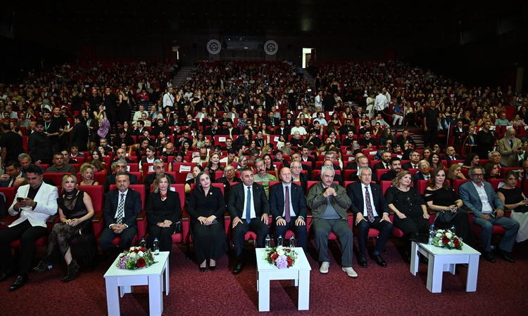 Son Gelişme: 33. Uluslararası Adana Altın Koza'da En İyi Film 'Bir Arada Yalnız'a verildi | İşte Tüm Ayrıntıla