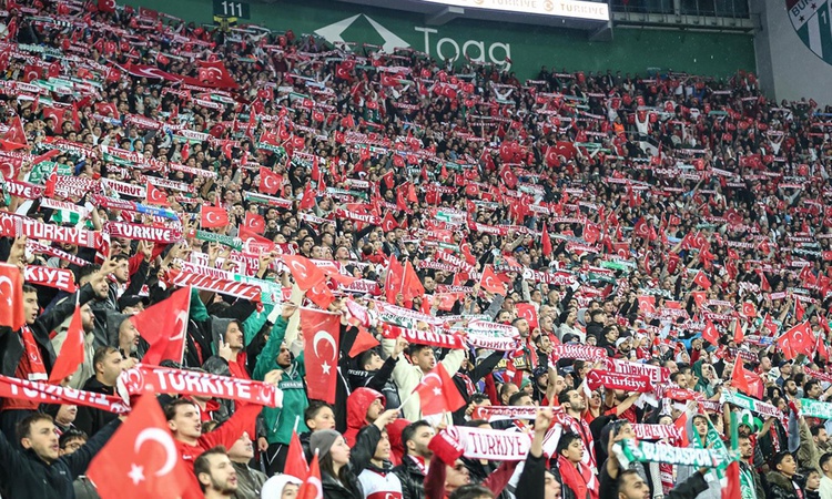 Son Gelişme: 4-1'lik yenilgi sonrası tribünler patladı! Bir tek Arda'yı alkışladılar ve Merak Edilenler