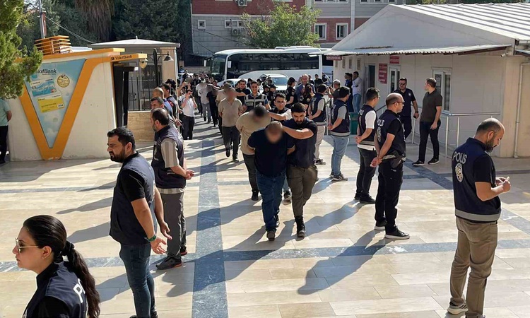 Son Gelişme: 4 ilde eş zamanlı yasa dışı bahis operasyonunda 47 şüpheli adliyeye sevk edildi ve Merak Edilenle
