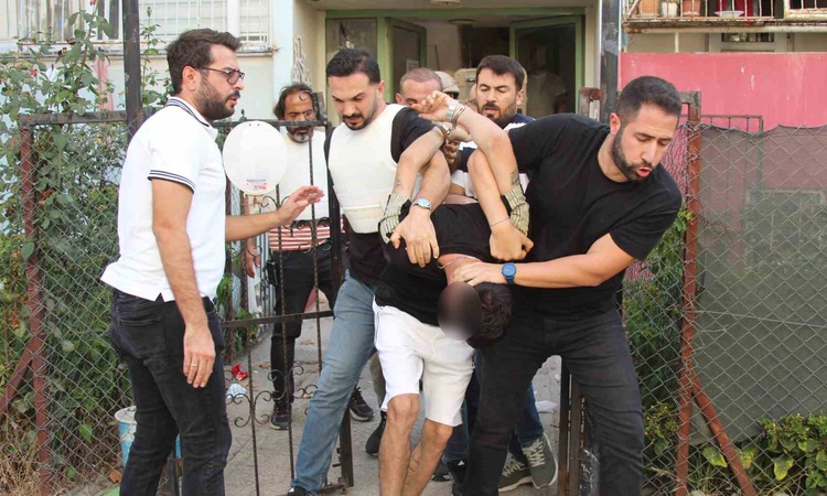 Son Gelişme: Adana'da cezaevi firarisi polise ateş açıp el bombasının pimini çekti, yakalandı - Son Dakika Bil