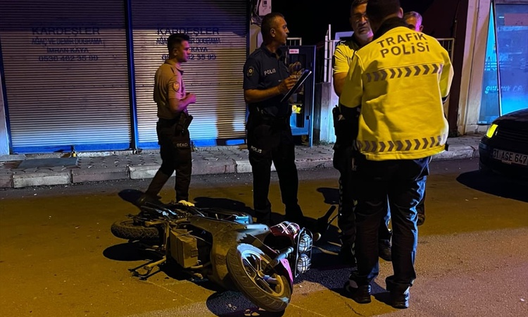 Son Gelişme: Adana Kozan'da elektrikli motosikletli 2 kişi yaralandı, çarpan aracın sürücüsü kaçtı | İşte Tüm