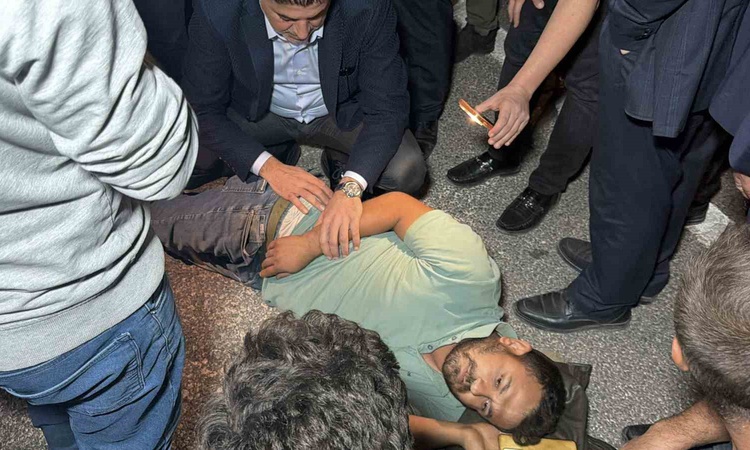 Son Gelişme: Adıyaman'da aracın çarptığı yayaya vali ve milletvekili ilk müdahaleyi yaptı - Son Dakika Bilgile