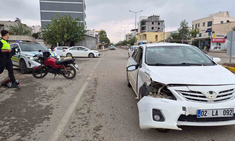 Son Gelişme: Adıyaman'da otomobille çarpışan motosikletin sürücüsü yaralandı, hastaneye gitmedi: Gelişmeler Ta