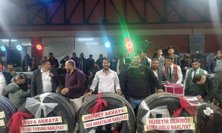 Son Gelişme: Afyonkarahisar İscehisar'da düğünde damada 4 kamyon lastiği hediye edildi - Son Dakika Bilgileri