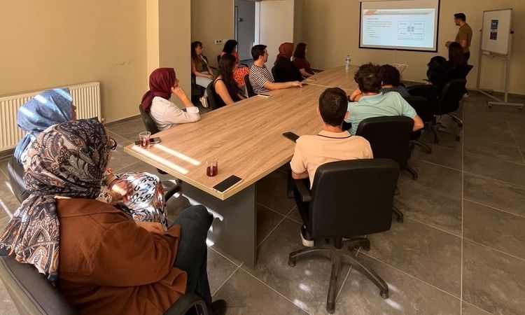 Son Gelişme: Akçakoca'da sağlık personeline iş sağlığı ve güvenliği eğitimi: Gelişmeler Takip Ediliyor