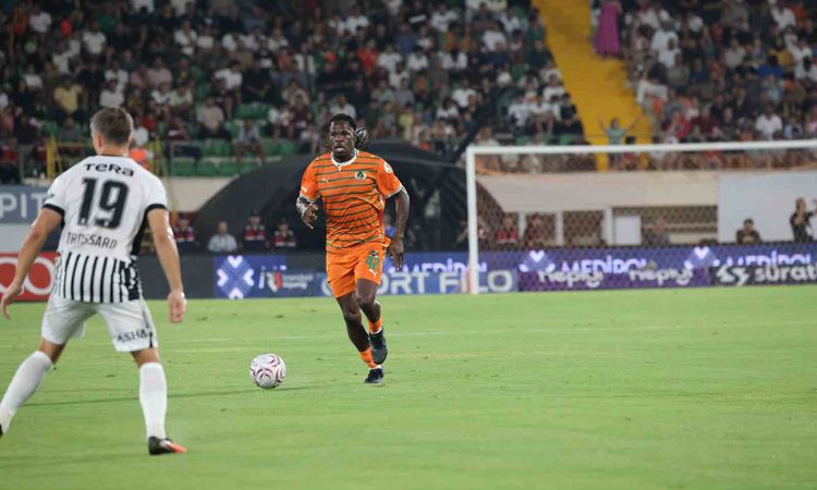 Son Gelişme: Alanyaspor 0-0 Beşiktaş: İlk yarı golsüz bitti | İşte Tüm Ayrıntılar
