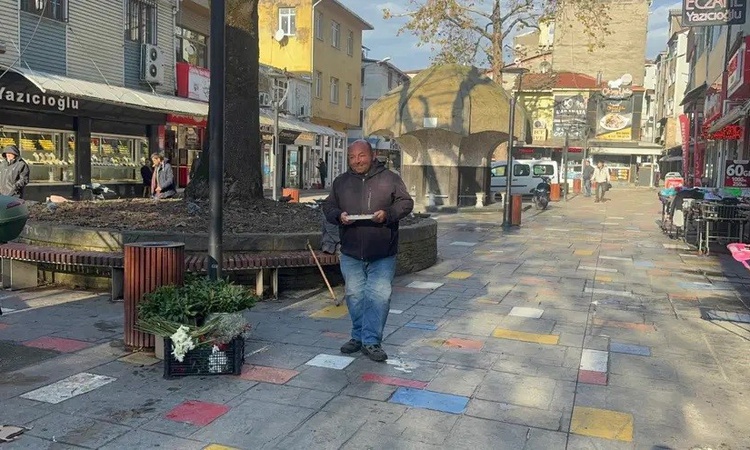 Son Gelişme: Alaplılı engelli ayakkabı boyacısı, hayvanlara duyarlılığıyla Ankara'da ödül aldı