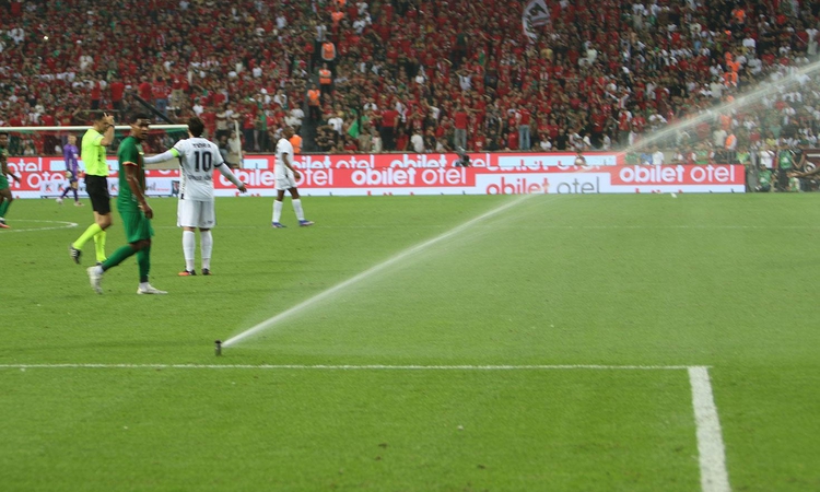 Son Gelişme: Amedspor-Beşiktaş maçı oynandığı sırada saha içerisinde büyük sürpriz ve Merak Edilenler