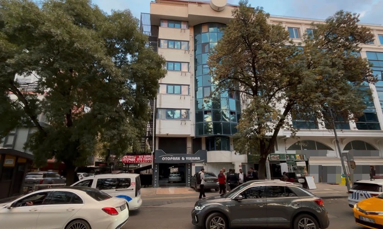 Son Gelişme: Ankara Çankaya'da otelin 6. katından düşen kadın aracın üstüne çakılıp ağır yaralandı | İşte Tüm