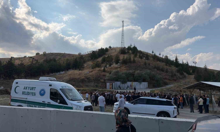 Son Gelişme: Ankara Yenimahalle'de 3 kişinin öldürüldüğü olayda kardeşler Akyurt'ta defnedildi - Son Dakika Bi