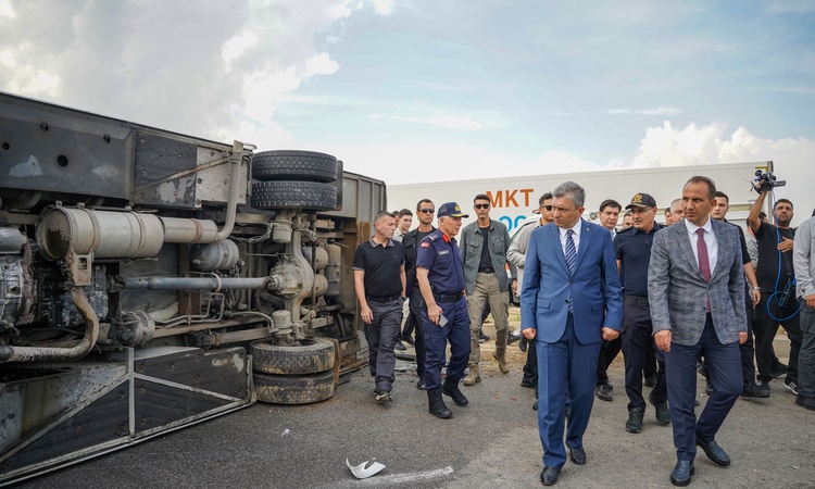 Son Gelişme: Antalya Valisi Şahin, midibüs kazasında ağır yaralının durumu kritik değil dedi: Gelişmeler Takip