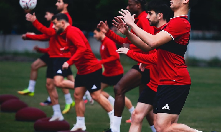 Son Gelişme: Antalyaspor, Trendyol 1. Lig'in 9. haftasındaki Boluspor deplasmanına hazırlanıyor | İşte Tüm Ayr