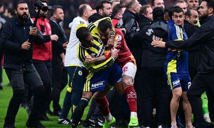 Son Gelişme: Archie Brown kaç maç ceza alacak? Archie Brown Göztepe maçında cezalı mı? - Son Dakika Bilgileri