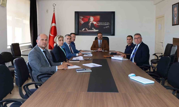 Son Gelişme: Aydın Karacasu'da Kaymakam Battal başkanlığında okul güvenliği toplantısı yapıldı - Son Dakika Bi