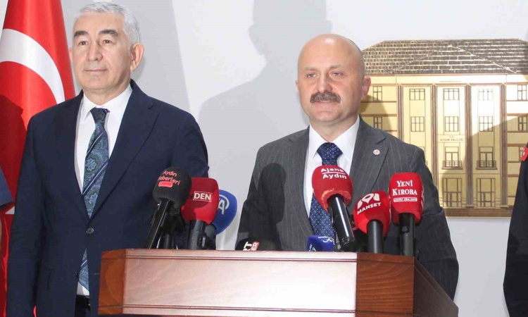 Son Gelişme: Aydın Valisi Varol, Kuşadası'ndaki pazar yangınında can kaybı olmadığını tüm detaylarıyla paylaşt