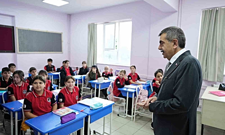 Son Gelişme: Bakan Tekin’den Yalova’da okul ziyareti