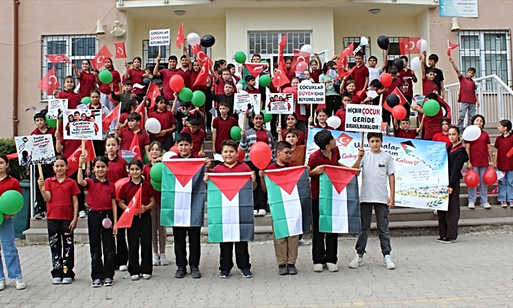 Son Gelişme: Balıkesir'de 20 ilçede öğrenciler Gazze için uçurtma uçurdu